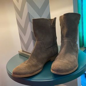 Splendid tan suede booties